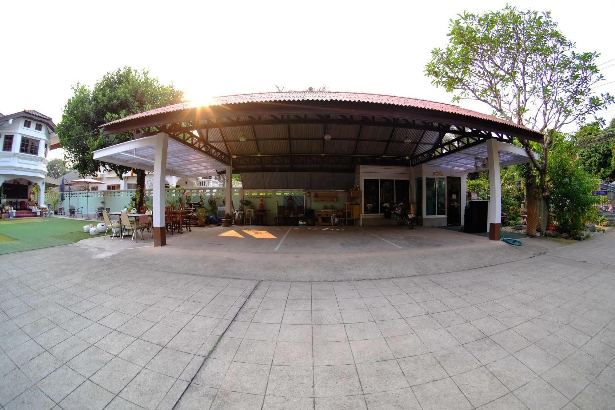 Baan Issara Boutique Hotel Nan Exterior photo